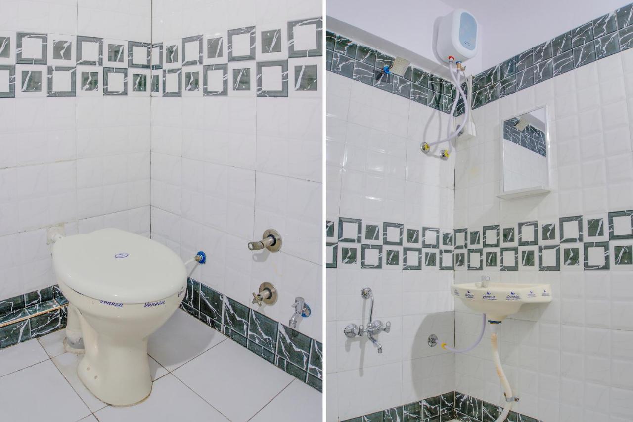 Oyo 75173 Hotel Regency Szúrat Kültér fotó